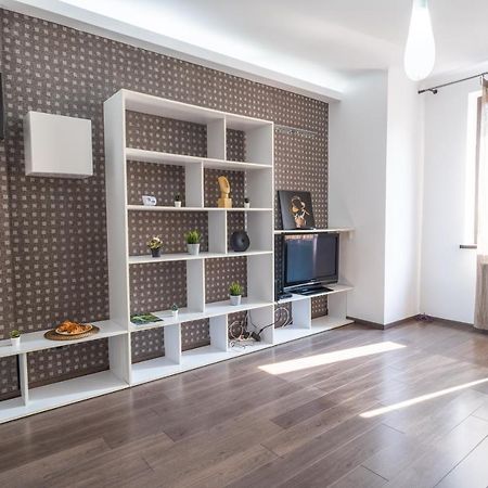Cozy & Spacious Flat Near Victoriei Square บูคาเรสต์ ภายนอก รูปภาพ