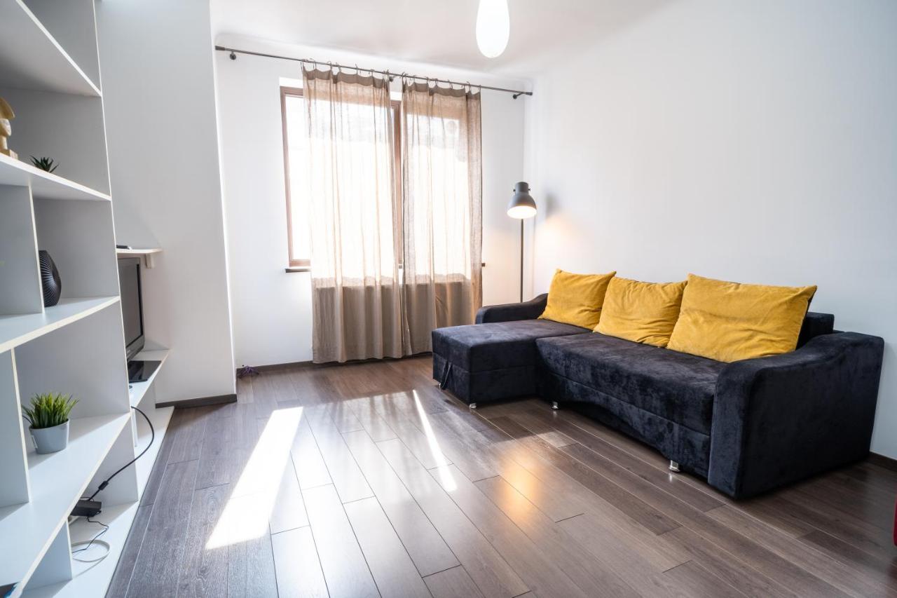 Cozy & Spacious Flat Near Victoriei Square บูคาเรสต์ ภายนอก รูปภาพ
