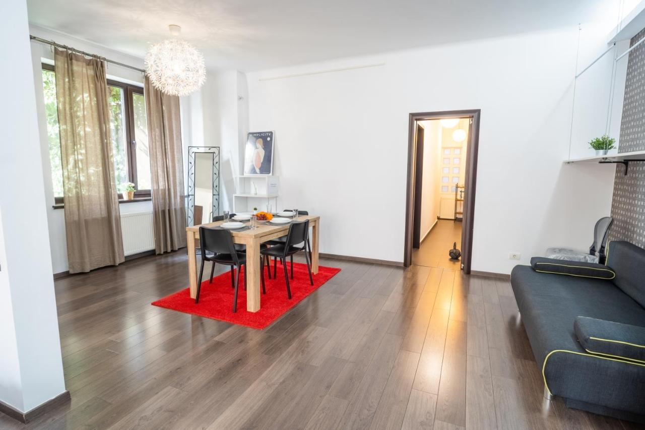 Cozy & Spacious Flat Near Victoriei Square บูคาเรสต์ ภายนอก รูปภาพ