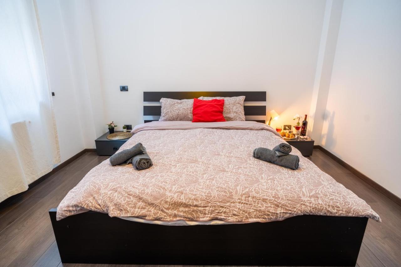 Cozy & Spacious Flat Near Victoriei Square บูคาเรสต์ ภายนอก รูปภาพ