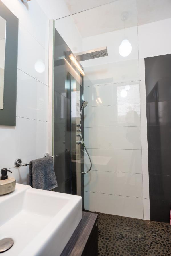 Cozy & Spacious Flat Near Victoriei Square บูคาเรสต์ ภายนอก รูปภาพ