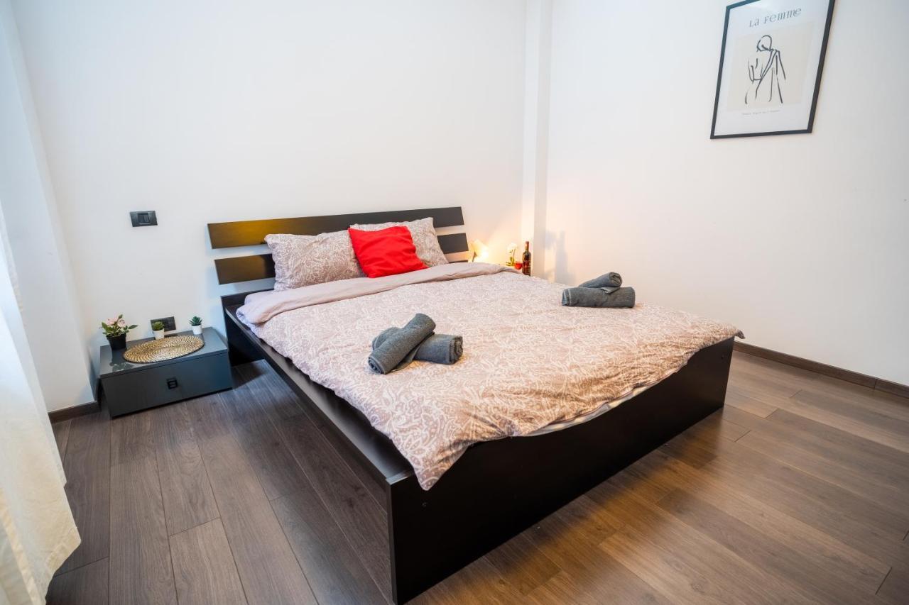 Cozy & Spacious Flat Near Victoriei Square บูคาเรสต์ ภายนอก รูปภาพ