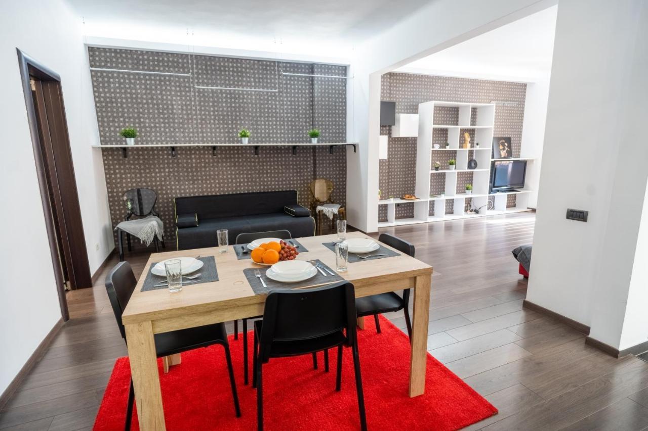 Cozy & Spacious Flat Near Victoriei Square บูคาเรสต์ ภายนอก รูปภาพ